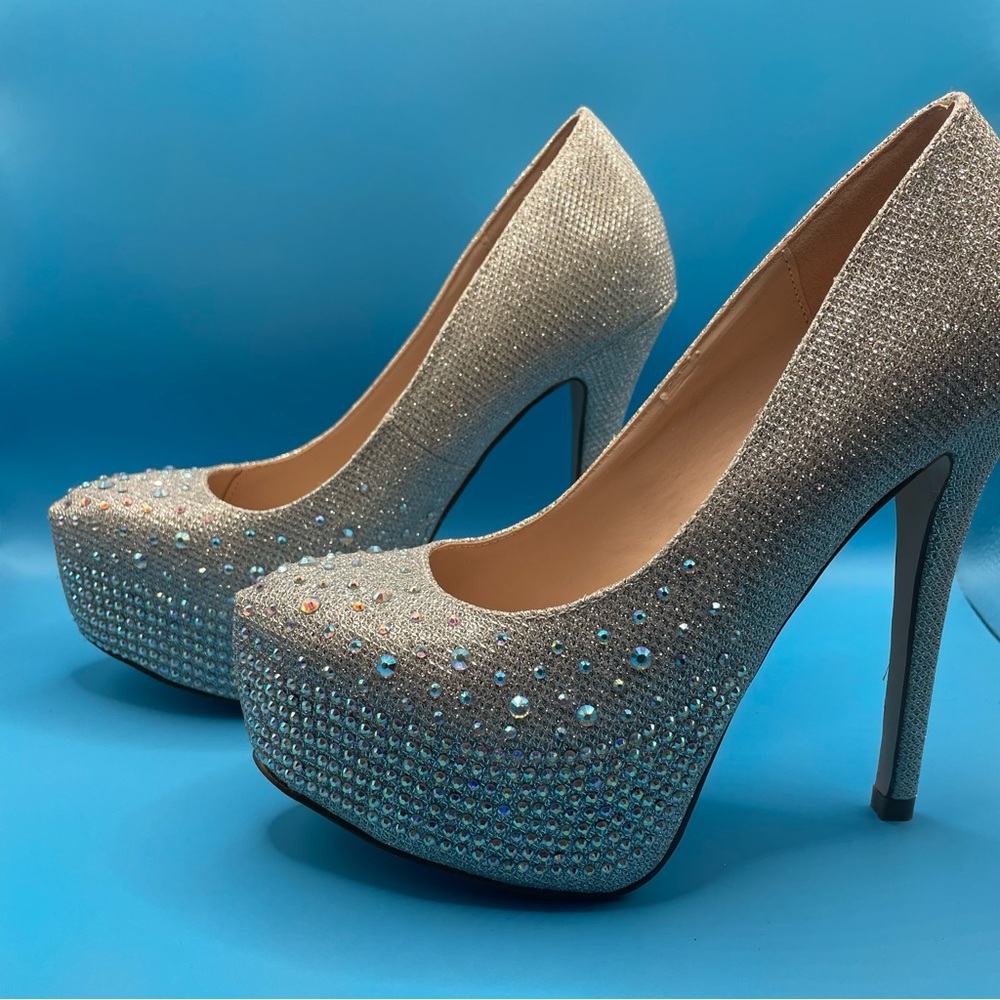 New De Blossom Collection Crystal Smothered Silver Platforms - Picture 4 of 9